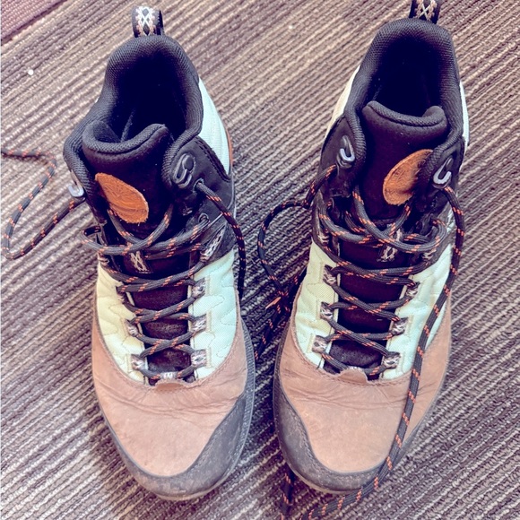 Merrell hiking boots (unlikely hikers, wide width) - Picture 1 of 6